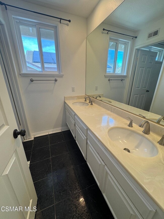 Foto del edificio - 2479 Rikkard Dr