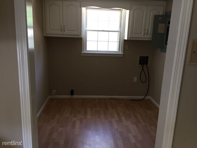 Building Photo - 3 br, 2 bath House - 2204 vine st