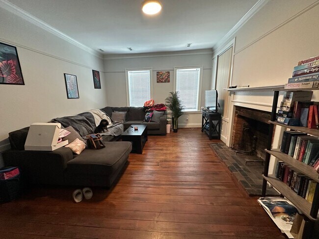 Foto del edificio - Charming Apartment is Downtown Fredericksburg