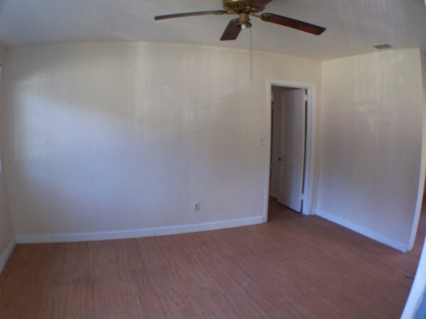 Building Photo - 3265 Soutel Dr