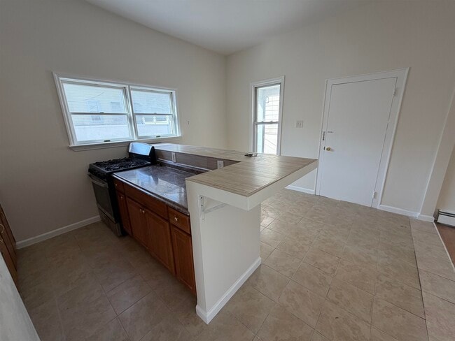 Foto del edificio - 369-371-371 Ave E