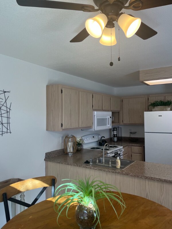 Foto del edificio - 6285 Jacinto Ave