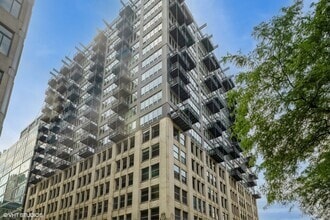Building Photo - 565 W Quincy St