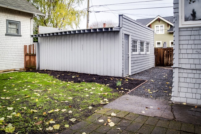 Foto del edificio - 525 N Simpson St