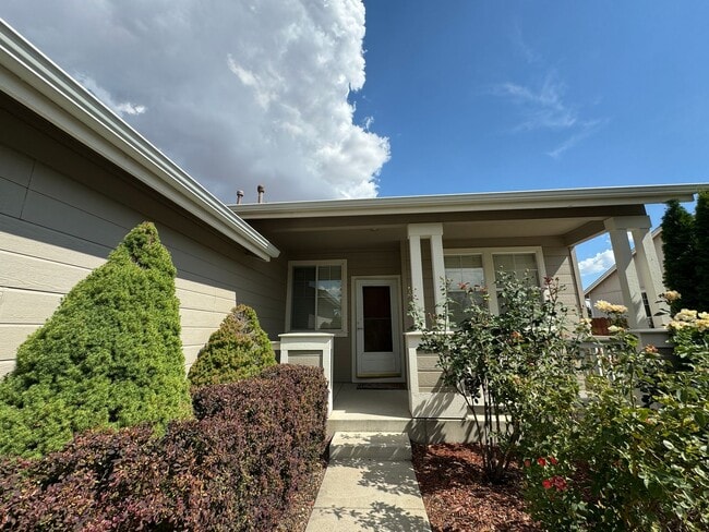 Foto del edificio - Spacious 4 Bed / 2 Bath Home in North Reno – $2,400/mo