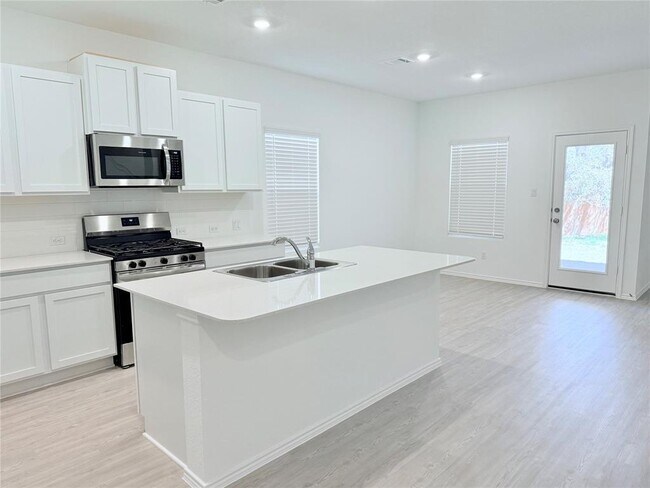Foto del edificio - 1220 Acorn Oak Dr