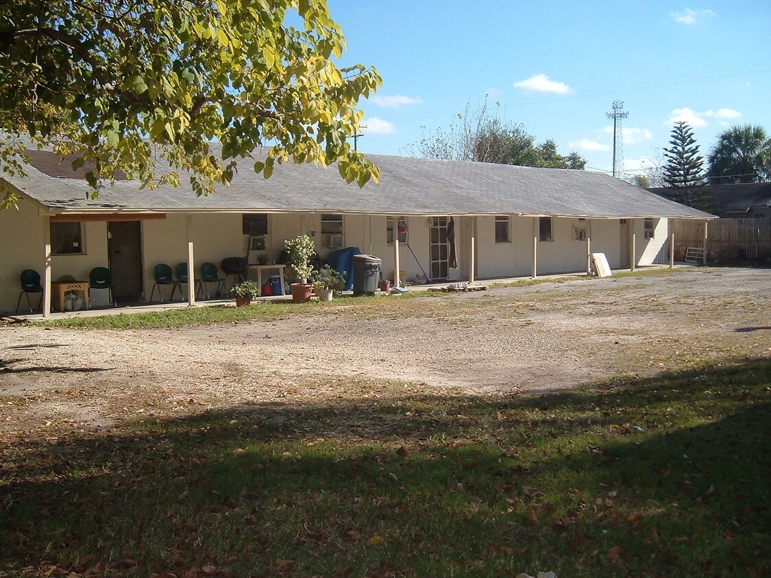 Building Photo - 5008 N Cortez Ave