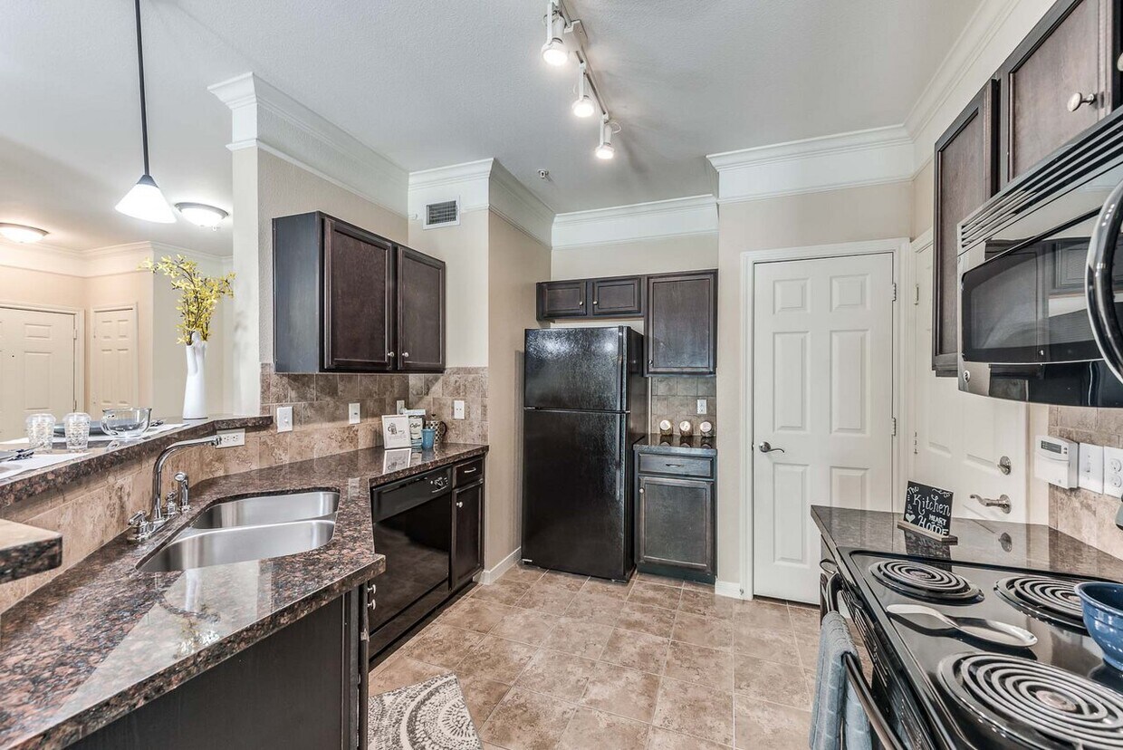 Carrington at Park Lakes Apartments in Humble, TX