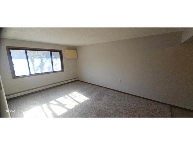 Building Photo - 16 Green River Rd