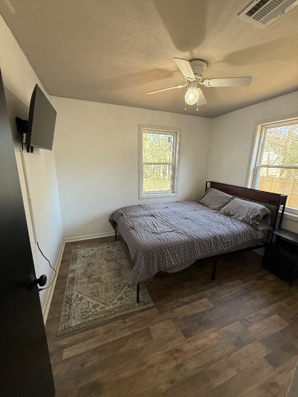 Foto del edificio - 320 Hilbert Dr