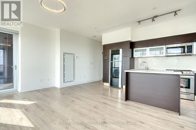 Photo du bâtiment - 386-4386 Yonge St