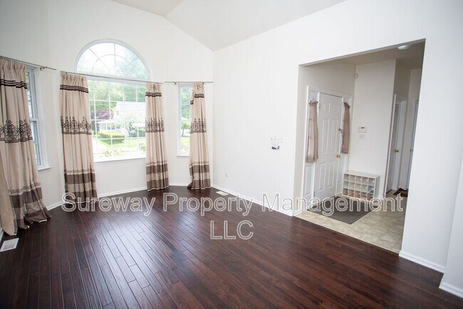 Building Photo - 1031 Riverton St