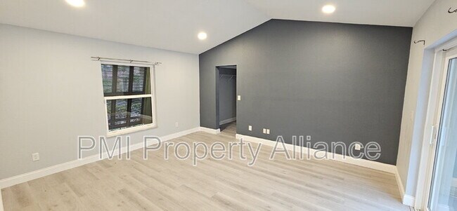 Foto del edificio - 5015 Nassau Cir