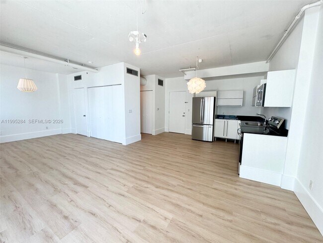 Foto del edificio - 690 SW 1st Ct