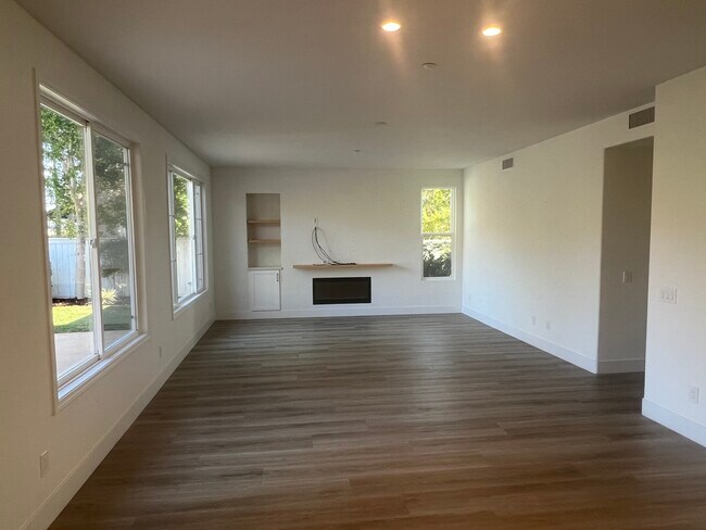 Building Photo - 2342 Orchard View Ln