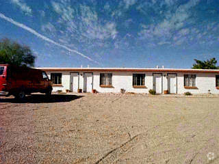 Foto del edificio - 6020 E 2nd St