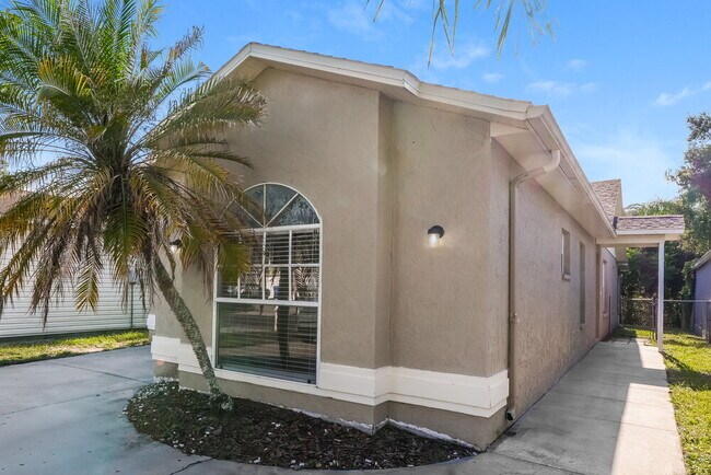 Foto del edificio - 4313 Longshore Dr