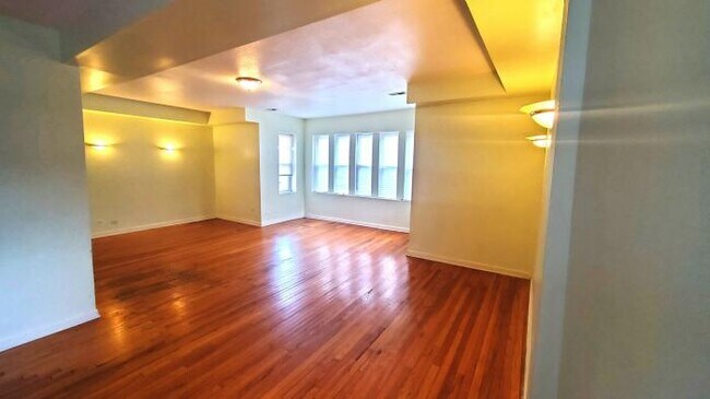 Foto del edificio - 3 bedroom in Chicago IL 60649