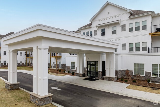Entrada - Residences at Huron
