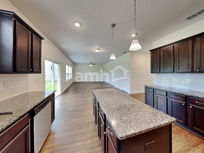 Foto del edificio - 3109 Creek Village Ln