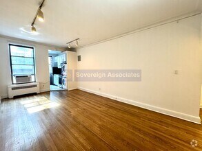 Building Photo - 156 E 85th St