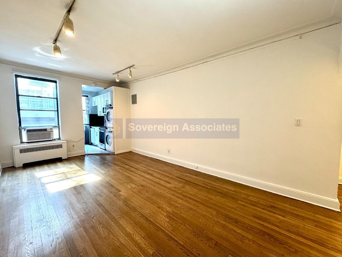 Foto principal - 156 E 85th St