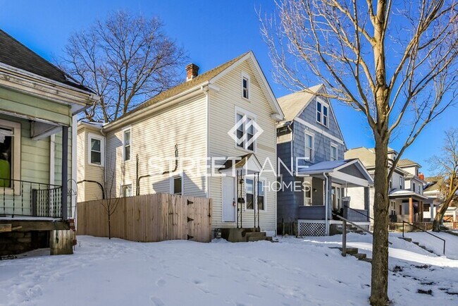 Building Photo - Charming 3 Bedroom in Columbus!