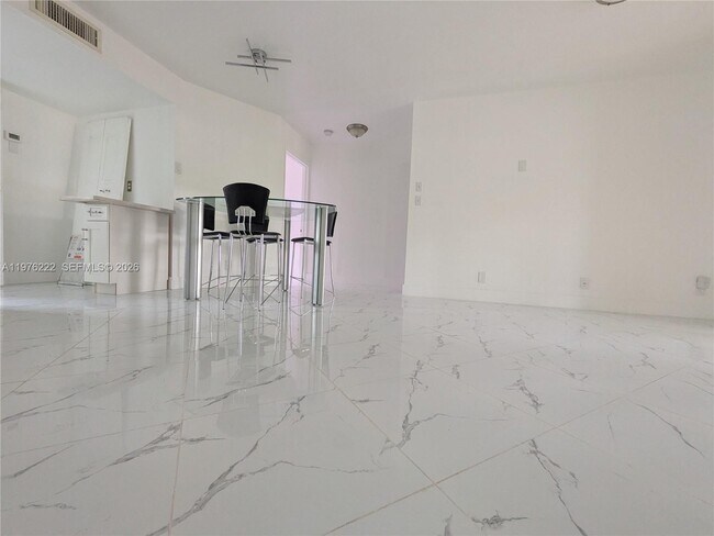 Building Photo - 108 Gardens Dr