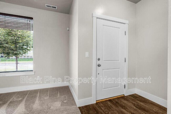 Foto del edificio - 1764 W Heavy Timber Dr