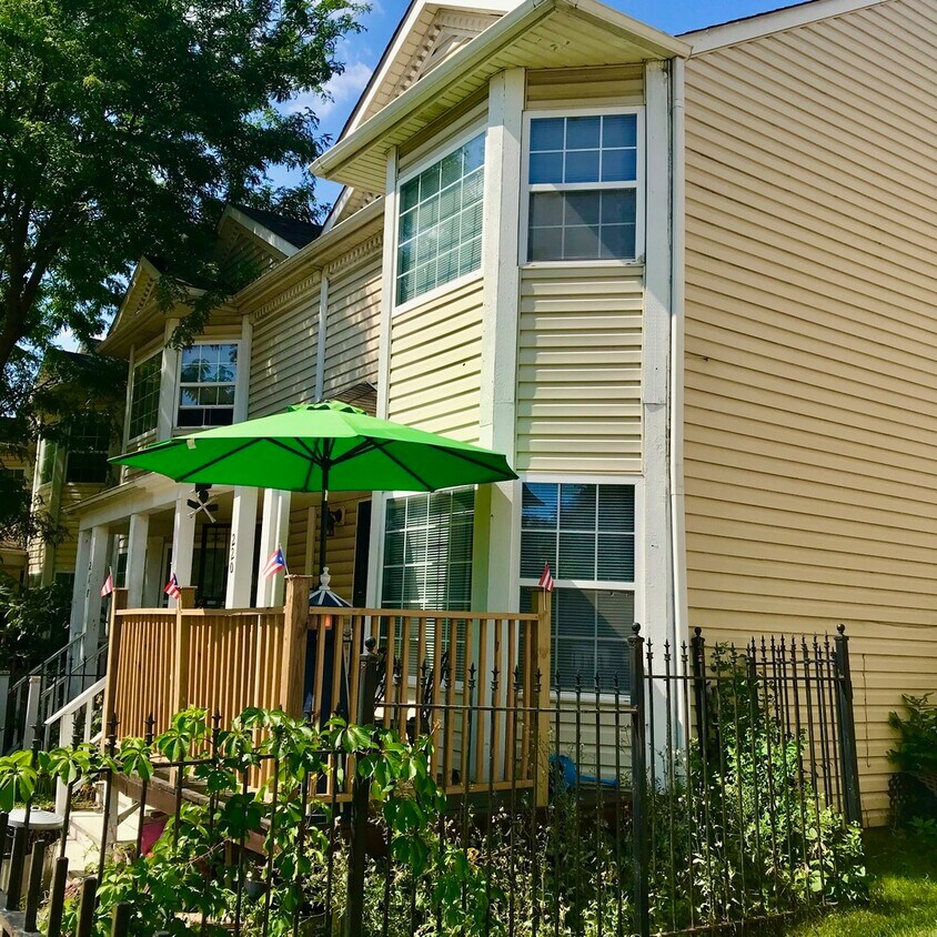 Foto principal - 220 N Hamlin Ave