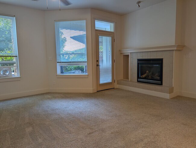Foto del edificio - 1416 Lindsay Loop