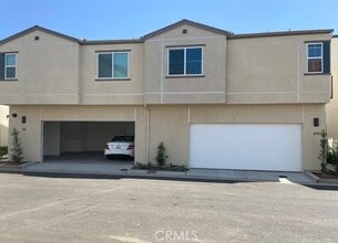 Building Photo - 215 Perennial Pl