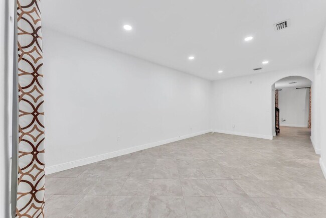 Photo - Stunning lakefront townhouse in gated Homestead community.