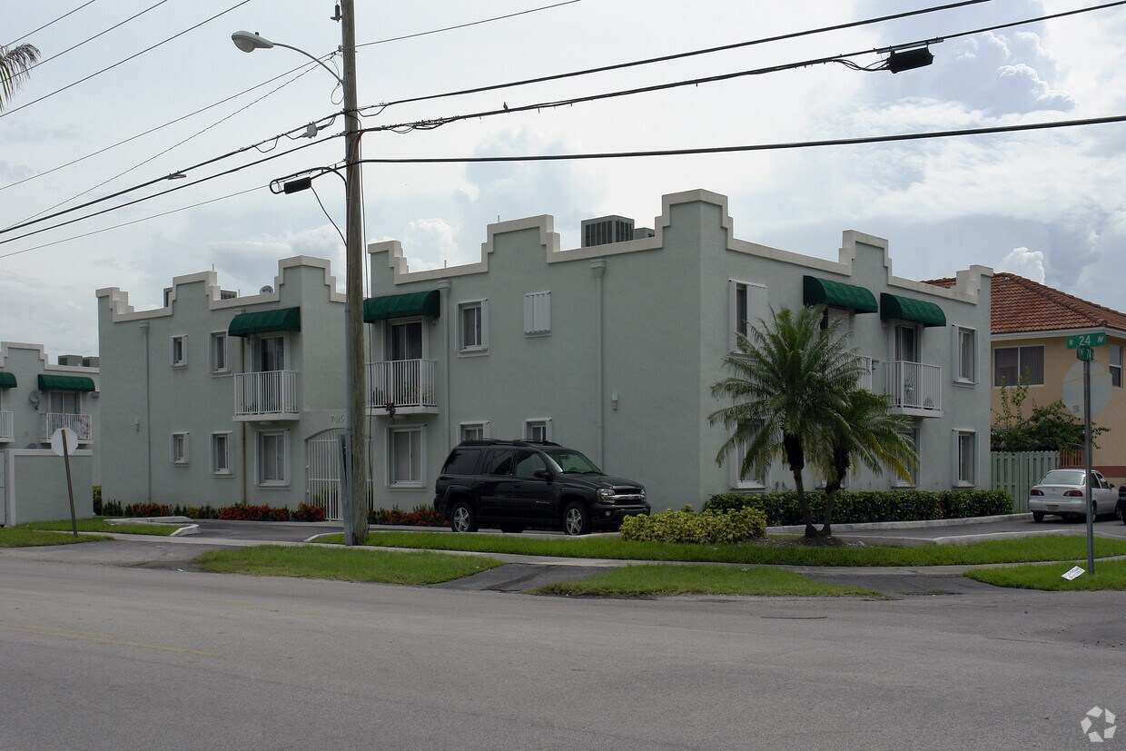 Foto del edificio - 7415 W 24th Ave