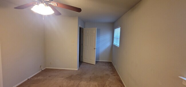 large bedroooms - 1000 W Washington St