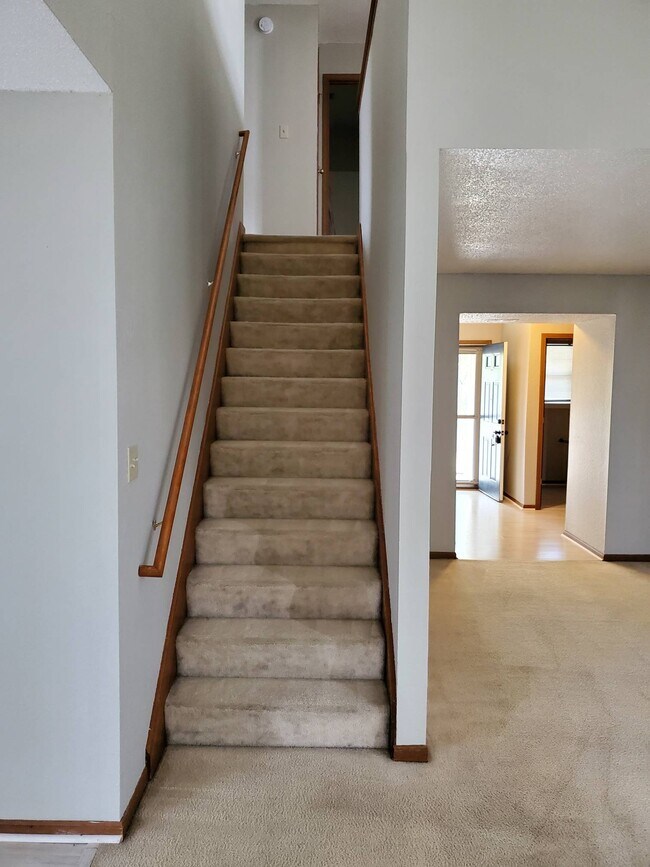 Building Photo - 8632 Coralberry Ln