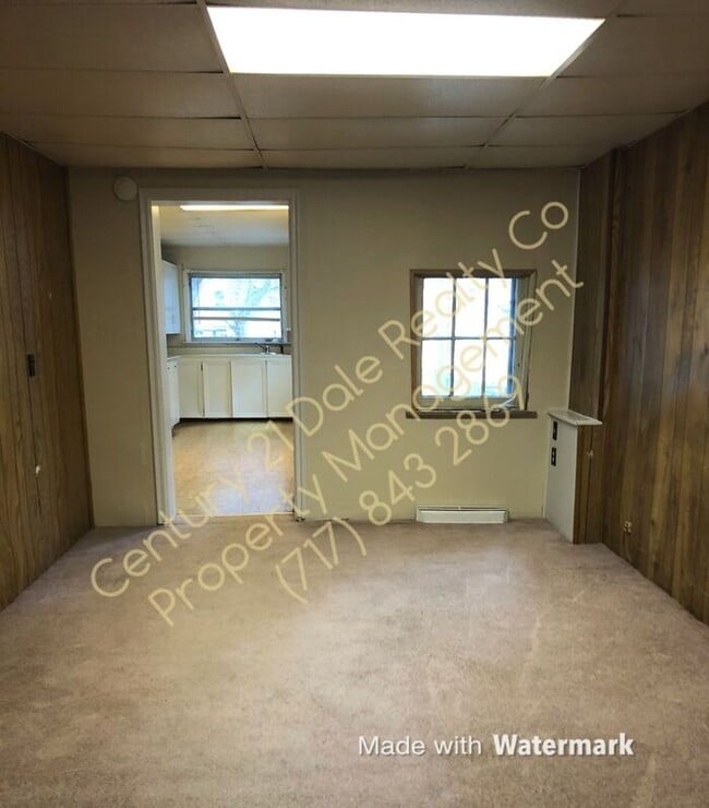 Building Photo - First Floor 1 BR