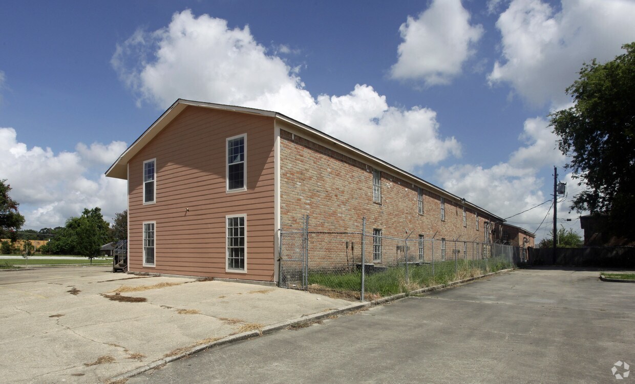 Building Photo - 622 N Carrollton Ave