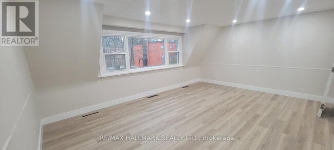 Building Photo - 159 Richmond St