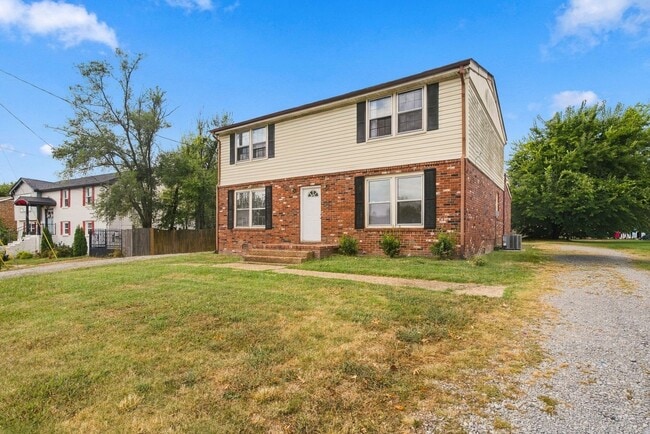 Photo - 102 Susan Dr Townhome