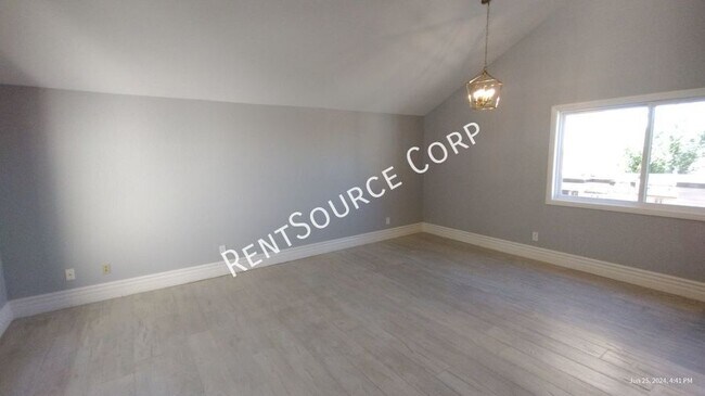Building Photo - 3 Bedroom Home For Rent in Palmdale