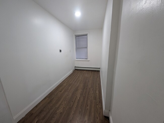Foto del edificio - 439 Riverside Dr