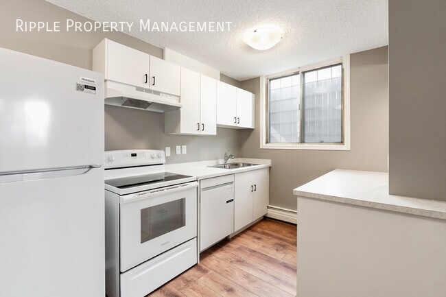 Photo du bâtiment - NEWLY RENOVATED 2 BEDS, 1 BATH CONDO | HEART OF THE BELTLINE | ONE MONTH FREE FOR EARLY MOVE-IN