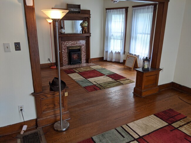 Beautiful mantle. Fireplace is not functional - 134 Harvard Pl