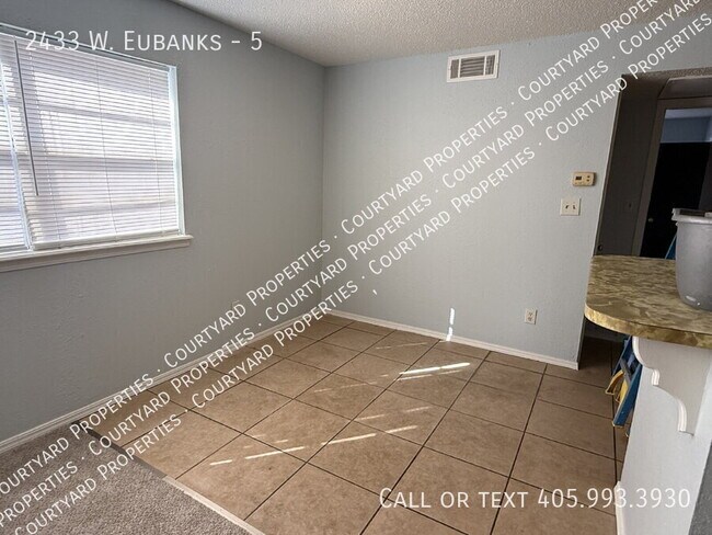 Foto del edificio - 2433 W. Eubanks-5