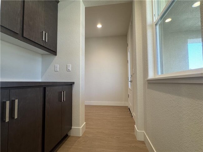 Building Photo - 140 Labrusca Dr