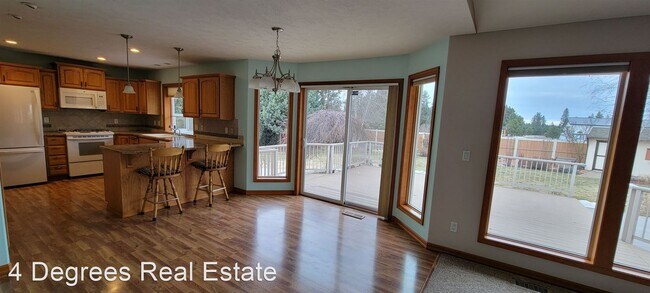 Building Photo - 4 br, 3.5 bath House - 3719 E Thrush Lane