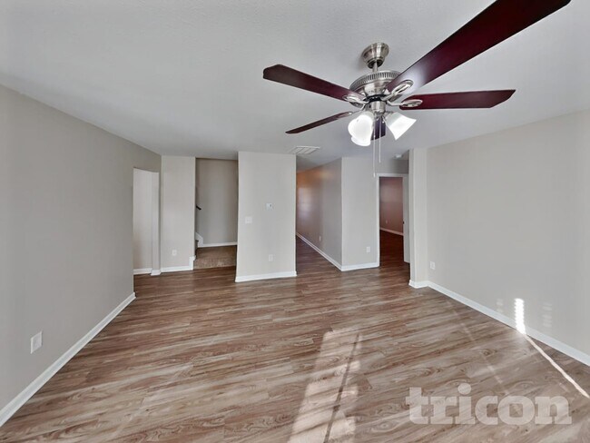 Foto del edificio - 3418 Anita Glen Dr