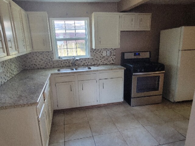 Kitchen - 7738 McLean St