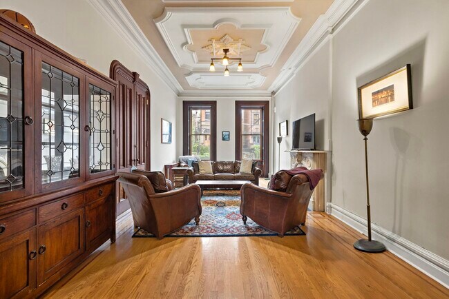 Foto del edificio - 910 Hudson St